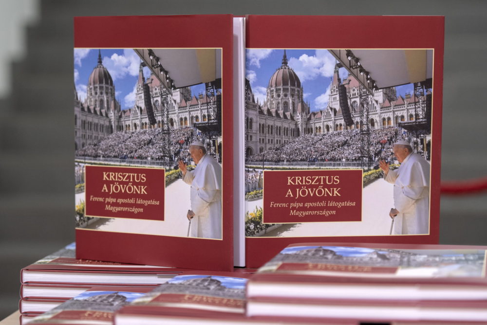 Kötetbemutató és beszélgetés Ferenc pápa apostoli látogatásáról Veszprémben