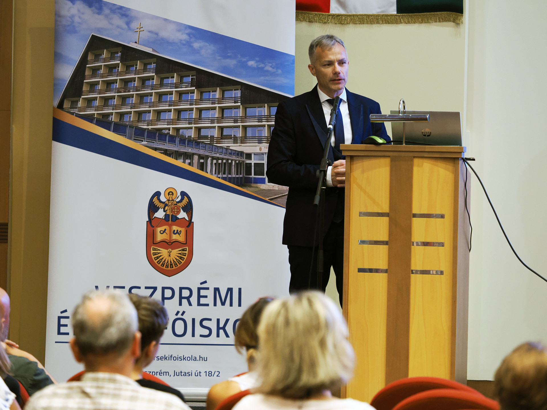 Tehetségmentor-programját mutatta be a Veszprémi Érseki Főiskola