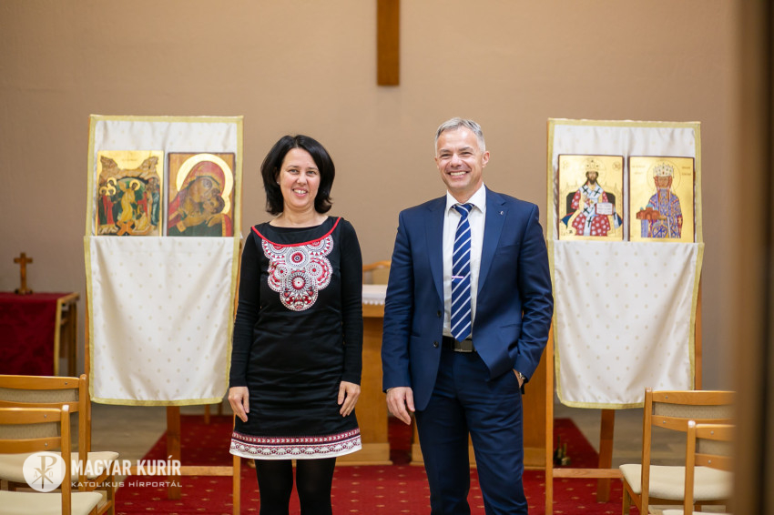 Erőforrásunk Krisztus, befektetésünk az ember – A szociális munkások katolikus szakképzéséről