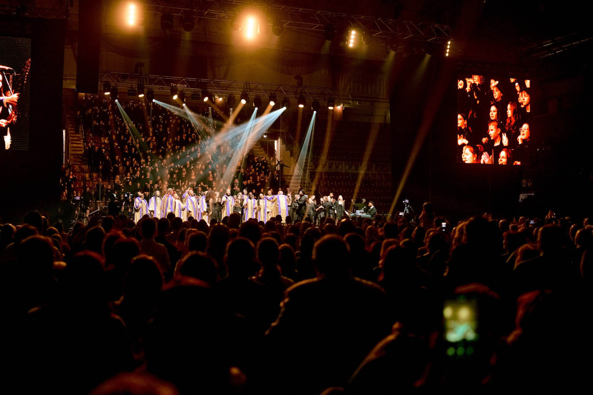 Adventi Gospel Koncert Veszprémben: Hit, Öröm és Összetartozás az Arénában